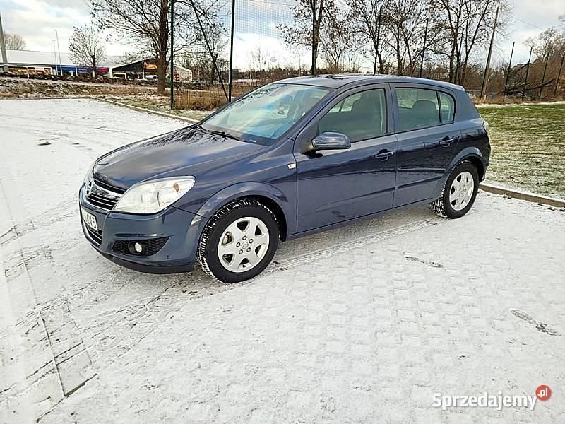 Grafitowy Używany 2007 Opel Astra Hatchback | 10 900 zł (Uczciwa cena) - Obraz 1/4