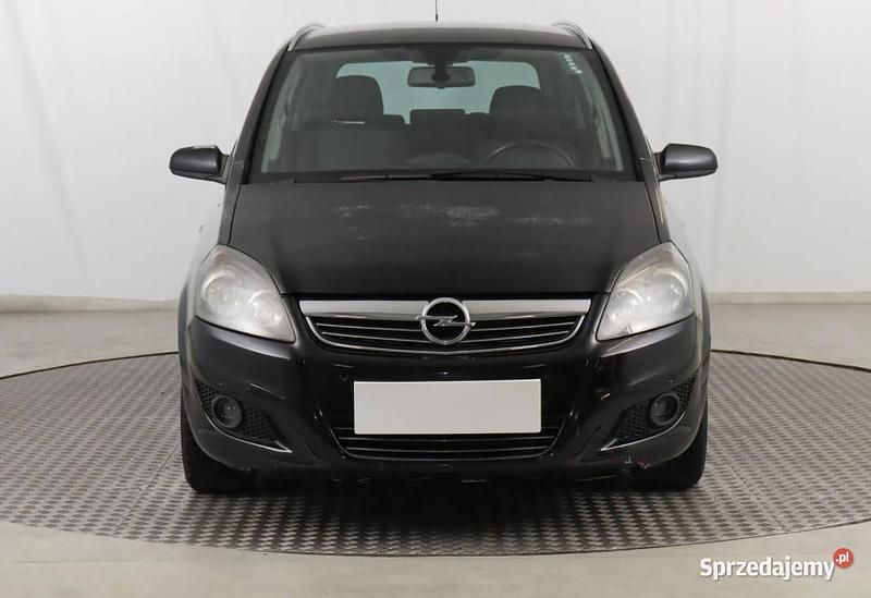 Używany Opel Zafira 2010 Czarny Minivan