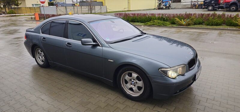 Szary Używany 2002 BMW 735 Sedan/Limuzyna | 19 000 zł - Obraz 1/4