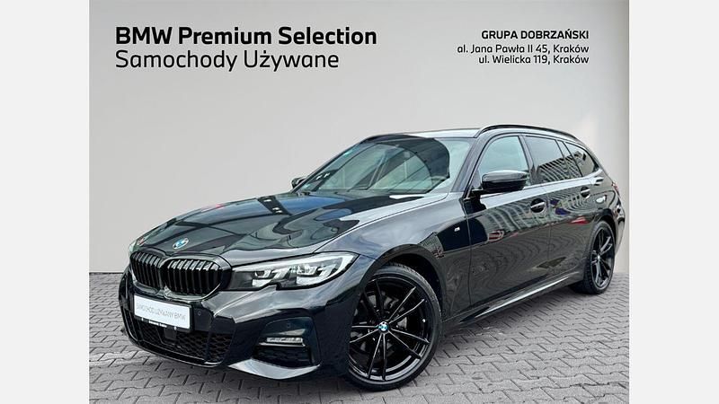 Black sapphire metallic metalizowany Używany 2022 BMW 320 Shadowline Kombi | 149 000 zł (Uczciwa cena) - Obraz 1/3