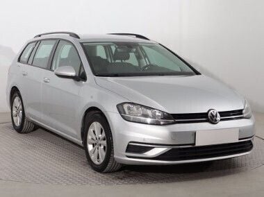 Srebrny Używany 2018 VW Golf VII Kombi | 45 999 zł (Uczciwa cena) - Obraz 1/4