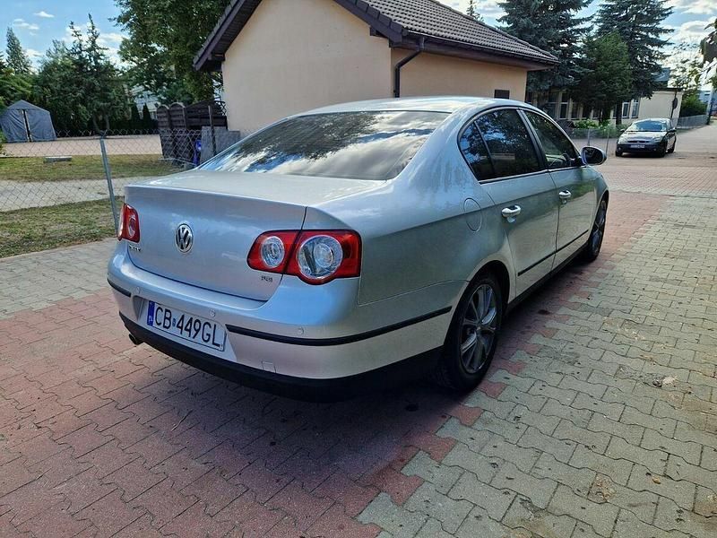 Używany VW Passat 116 KM (85 kW) 2005 Srebrny Sedan/Limuzyna