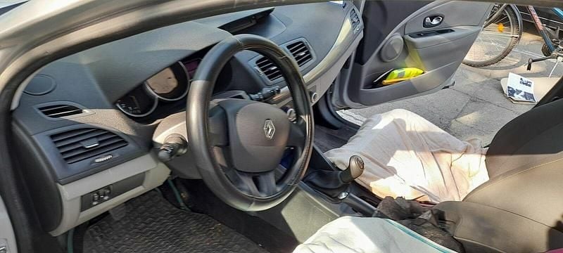 Srebrny Używany 2009 Renault Mégane III Hatchback | 13 000 zł (Dobra cena) - Obraz 1/4
