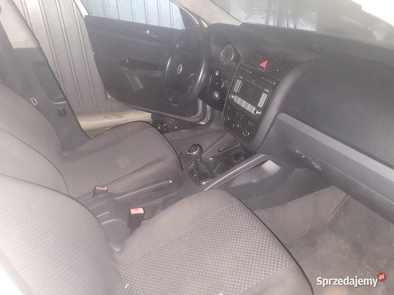 Używany VW Jetta 2005 Srebrny Sedan/Limuzyna