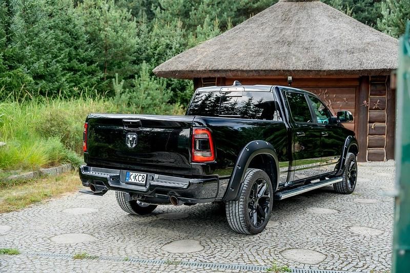 Używany RAM 1500 390 KM (286 kW) 2019 Czarny (metalik) Pickup