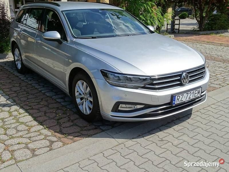 Srebrny Używany 2019 VW Passat Kombi | 58 600 zł (Dobra cena) - Obraz 1/4