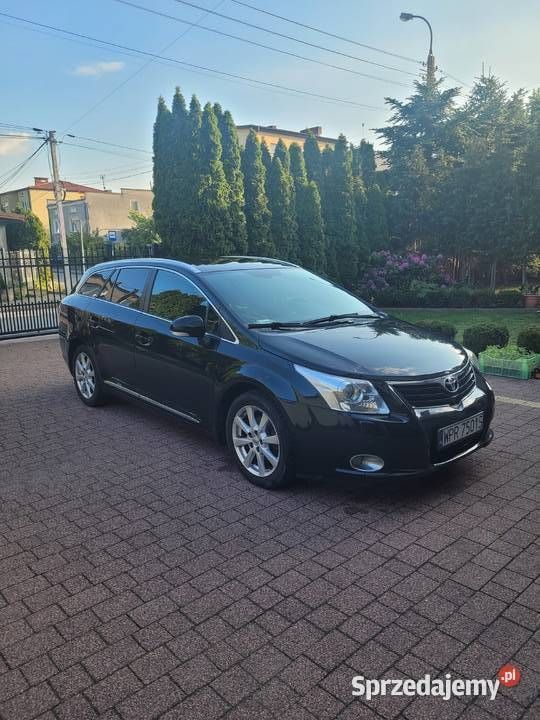 Czarny Używany 2010 Toyota Avensis Kombi | 21 000 zł (Uczciwa cena) - Obraz 1/4