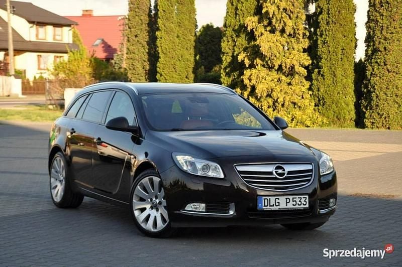 Brązowy Używany 2011 Opel Insignia Kombi | 23 900 zł (Uczciwa cena) - Obraz 1/4
