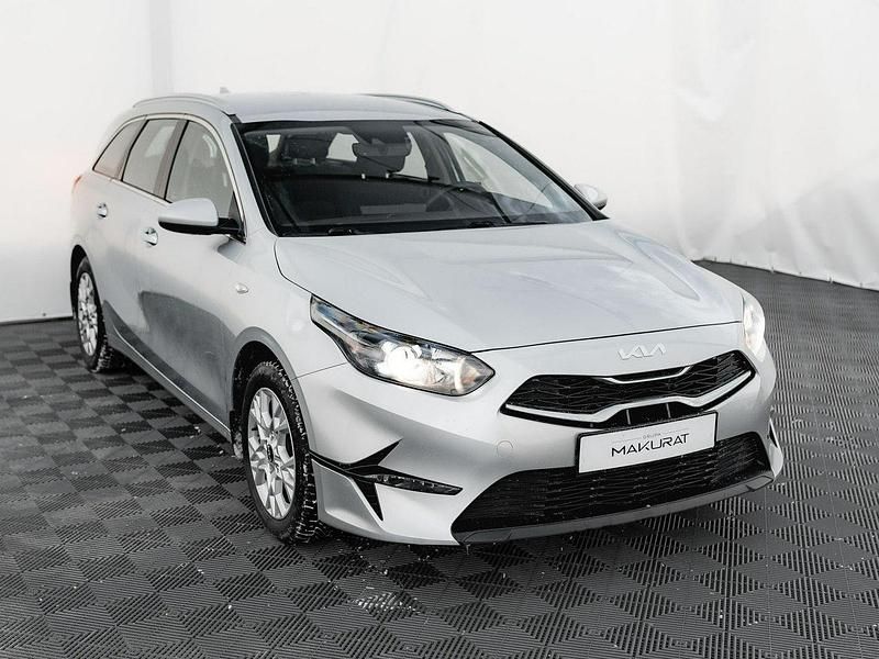 Używany Kia Ceed 160 KM (117 kW) 2022 Srebrny Hatchback