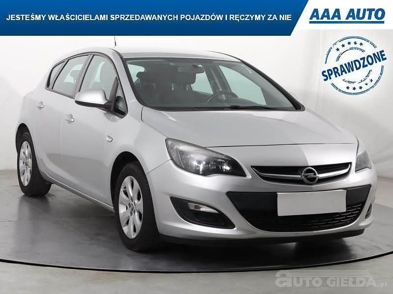 Używany Opel Astra 2013 Srebrny