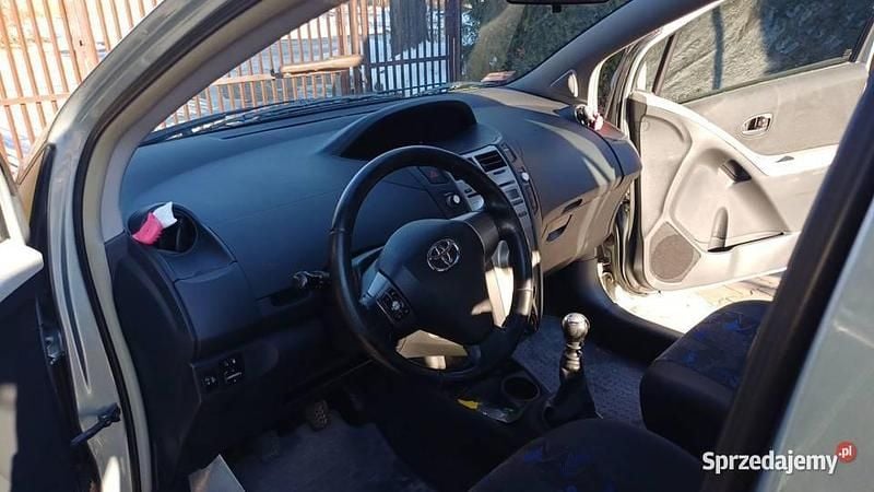 Używany 2010 Toyota Yaris | 12 000 zł (Super Cena) - Obraz 1/4