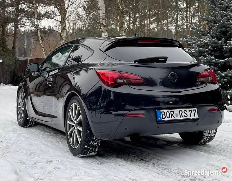 Używany Opel Astra GTC 2012 Czarny Hatchback