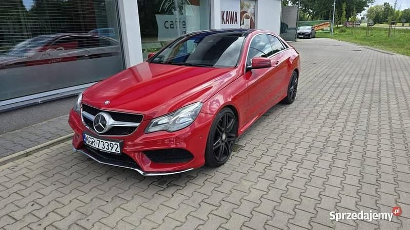 Czerwony Używany 2013 Mercedes E350 Coupe | 69 900 zł - Obraz 1/4