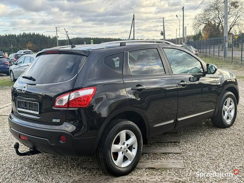 Używany Nissan Qashqai 360º 131 KM (96 kW) 2012 Czarny SUV