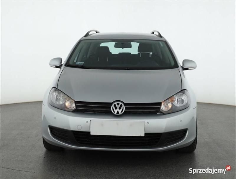 Srebrny Używany 2011 VW Golf VI Kombi | 17 999 zł (Uczciwa cena) - Obraz 1/4