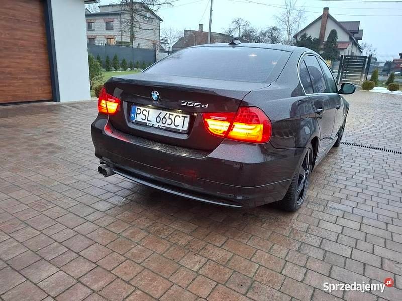 Używany BMW 325 2010 Czarny Sedan/Limuzyna