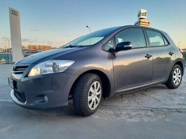 Szary Używany 2013 Toyota Auris Hatchback | 26 500 zł (Dobra cena) - Obraz 1/4