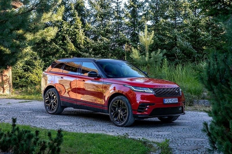 Czerwony (metalik) Używany 2018 Land Rover Range Rover Velar R-Dynamic SUV | 132 777 zł (Uczciwa cena) - Obraz 1/4