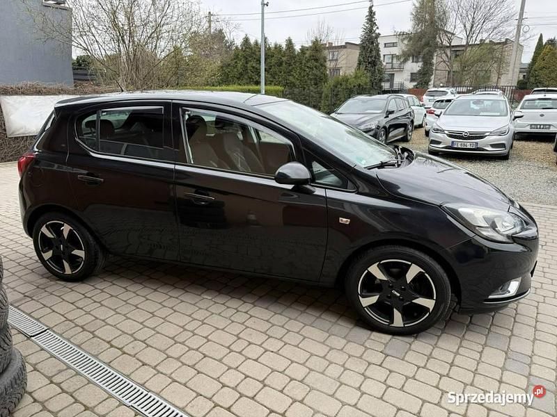Używany Opel Corsa 70 KM (51 kW) 2015 Czarny Hatchback
