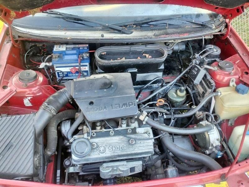 Czerwony Używany 1998 Skoda Felicia Hatchback | 2100 zł (Uczciwa cena) - Obraz 1/4