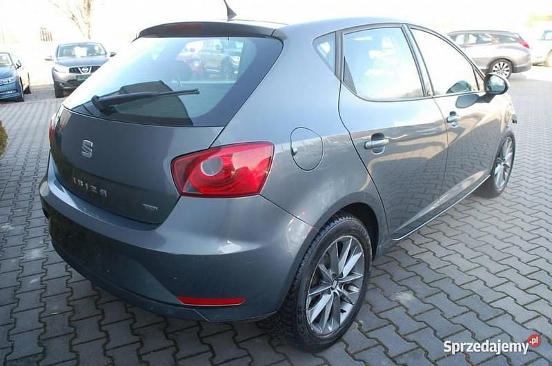 Używany Seat Ibiza I-Tech 75 KM (55 kW) 2015 Szary Hatchback