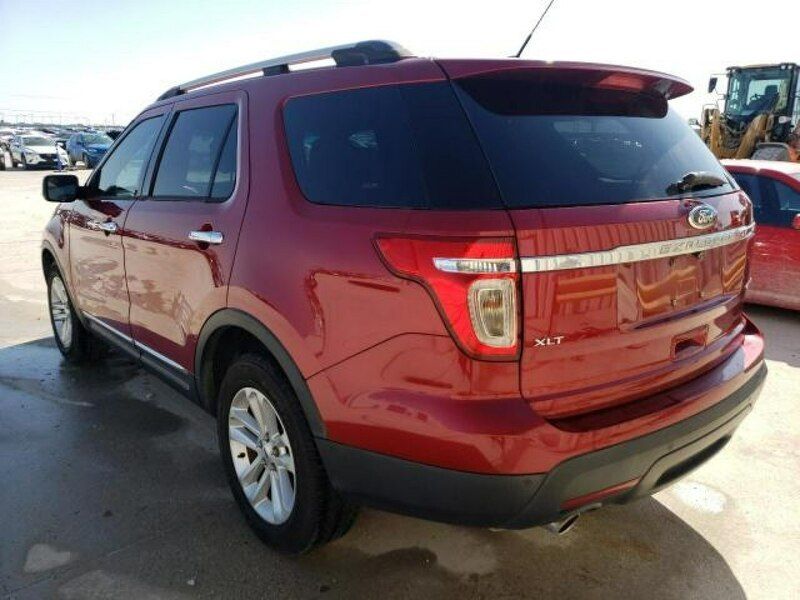 Używany Ford Explorer XLT 290 KM (213 kW) 2014 Czerwony SUV