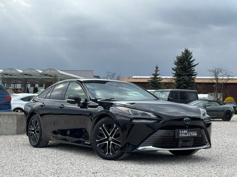 Czarny (metalik) Używany 2021 Toyota Mirai Sedan/Limuzyna | 119 900 zł - Obraz 1/4