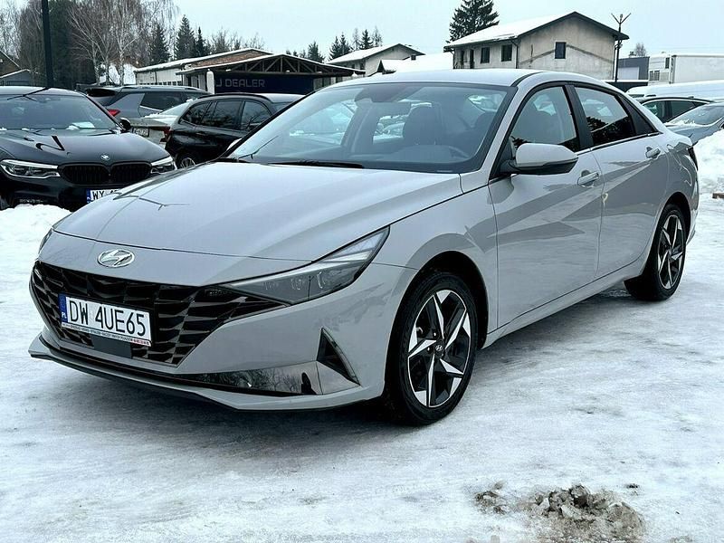Używany Hyundai Elantra 123 KM (90 kW) 2023 Szary (metalik) Sedan/Limuzyna