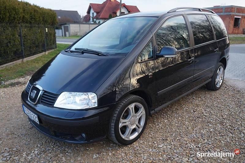 Granatowy Używany 2010 Seat Alhambra Minivan | 18 900 zł (Drogi) - Obraz 1/4