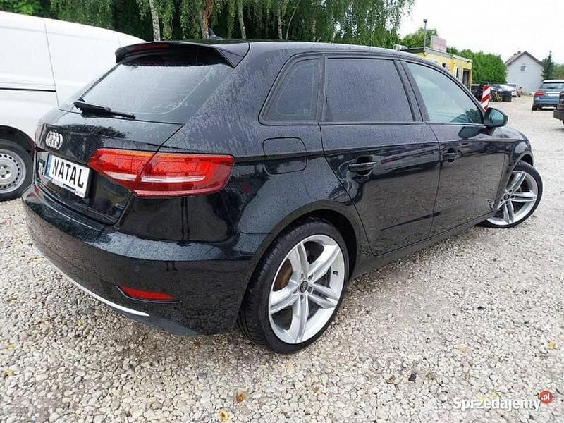 Czarny Używany 2016 Audi A3 Hatchback | 46 600 zł (Uczciwa cena) - Obraz 1/4