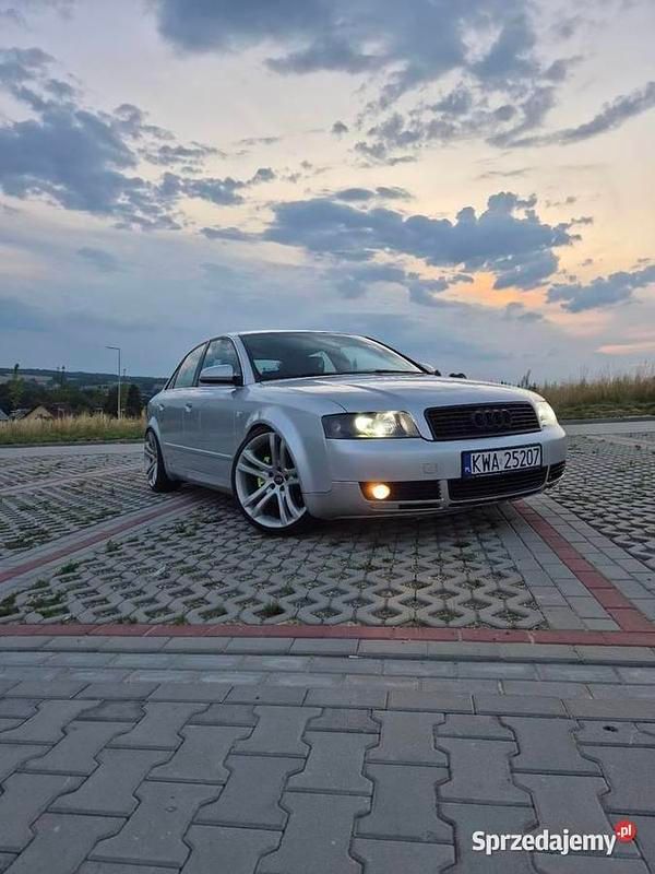 Srebrny Używany 2004 Audi A4 Sedan/Limuzyna | 10 500 zł (Uczciwa cena) - Obraz 1/4