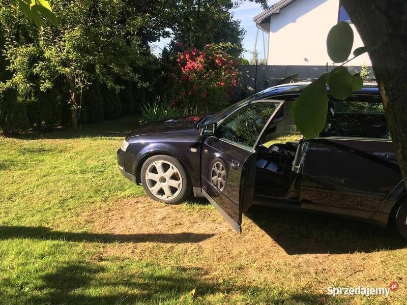 Granatowy Używany 2002 Audi A4 Kombi | 18 000 zł - Obraz 1/4