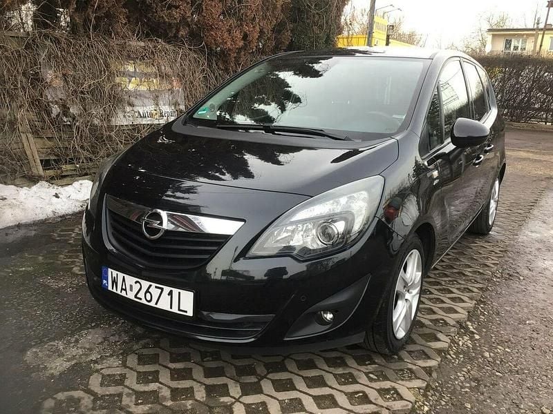 Używany Opel Meriva 2013 Czarny Minivan