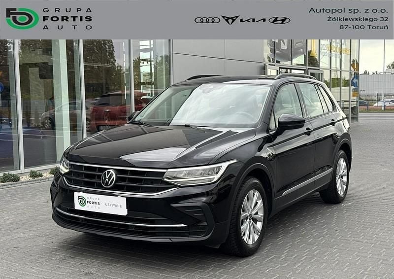 Czarny Używany 2020 VW Tiguan Life SUV | 95 900 zł (Dobra cena) - Obraz 1/4