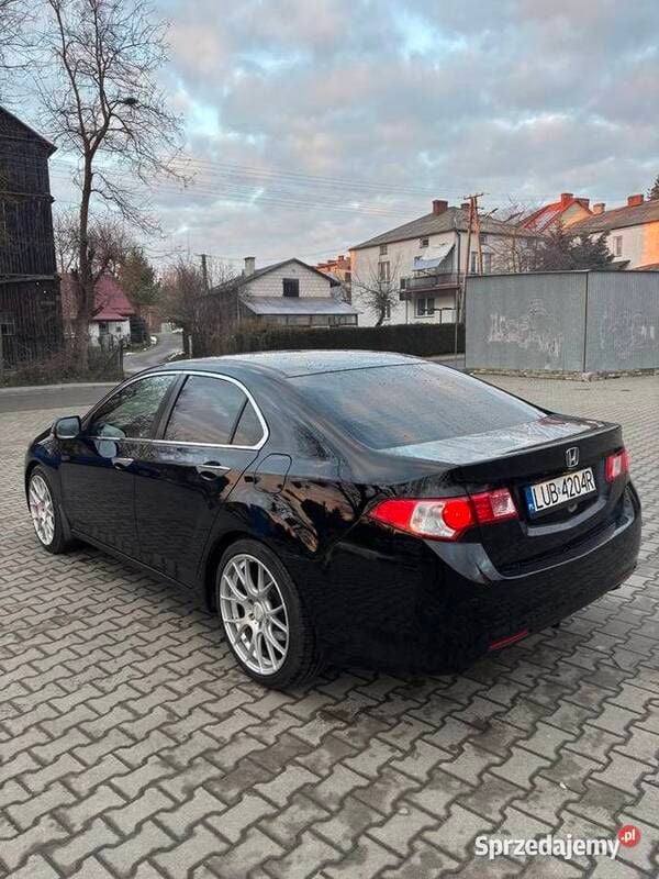 Używany Honda Accord Executive 150 KM (110 kW) 2009
