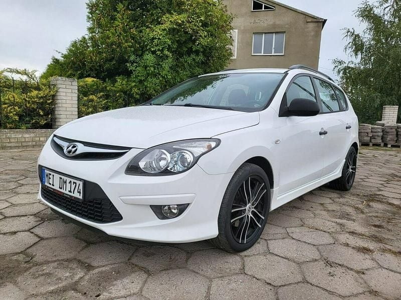 Biały Używany 2012 Hyundai i30 Kombi | 13 999 zł (Super Cena) - Obraz 1/4