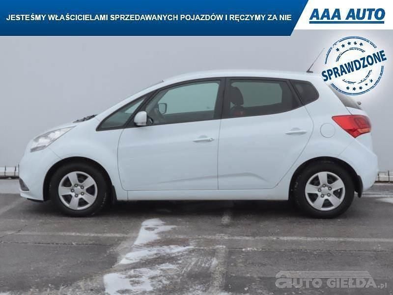 Używany Kia Venga 125 KM (91 kW) 2017 Biały Hatchback