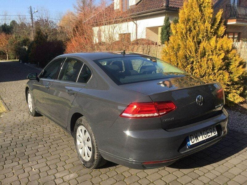 Używany VW Passat 150 KM (110 kW) 2015 Szary Sedan/Limuzyna