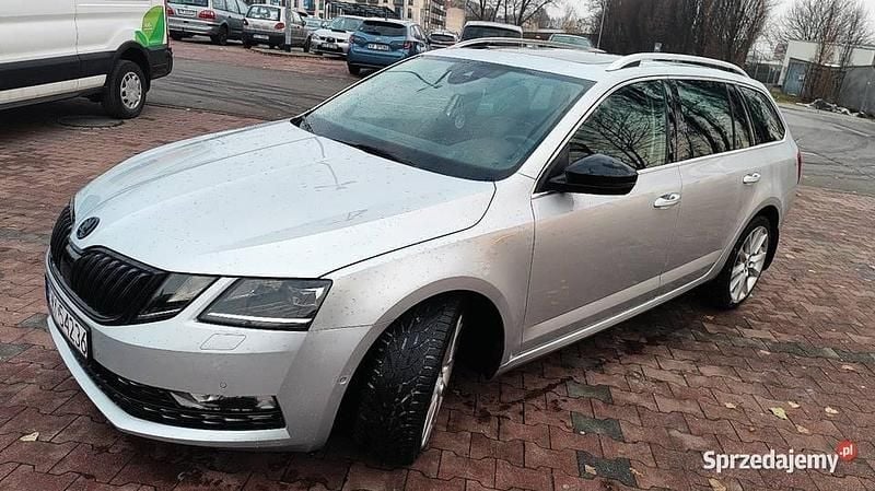Używany Skoda Octavia 2018 Srebrny Kombi