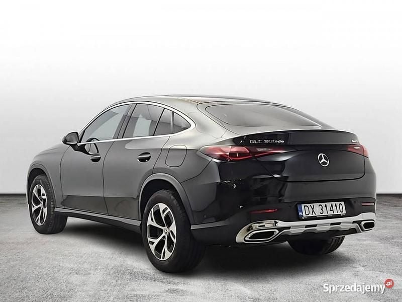 Używany Mercedes GLC300e 2024 Czarny Coupe
