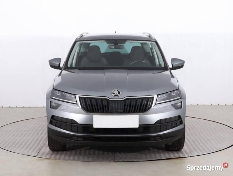 Szary Używany 2020 Skoda Karoq SUV | 73 999 zł (Uczciwa cena) - Obraz 1/4