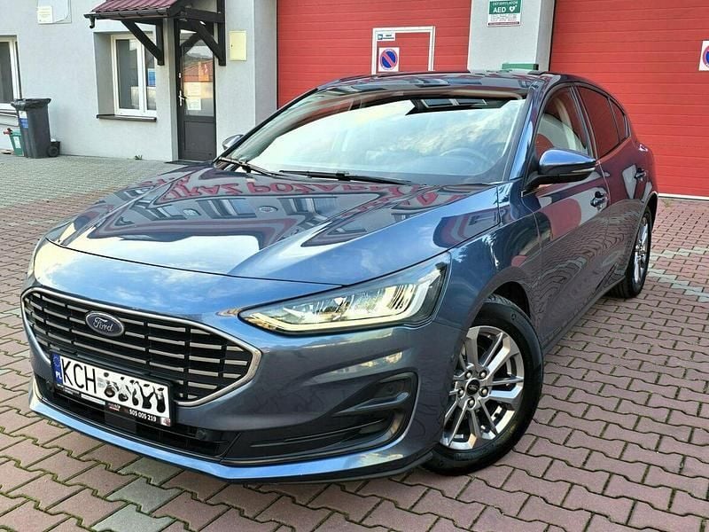 Używany Ford Focus 116 KM (85 kW) 2023 Niebieski ciemny (metalik) Hatchback