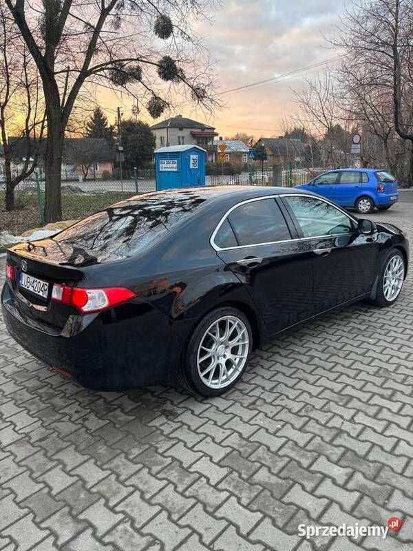 Używany Honda Accord Executive 150 KM (110 kW) 2009