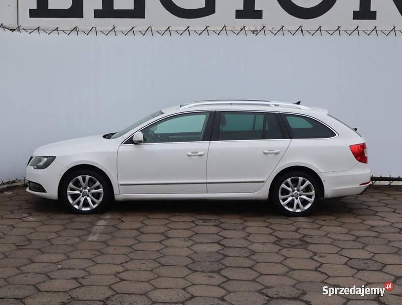 Używany Skoda Superb 2014 Biały Kombi