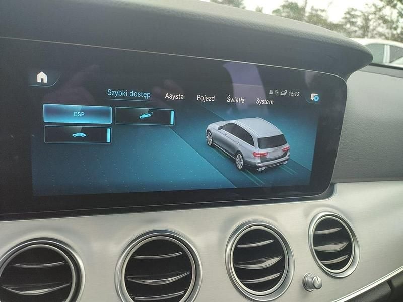 Używany Mercedes E220 200 KM (147 kW) 2022 Beżowy (metalik) Kombi