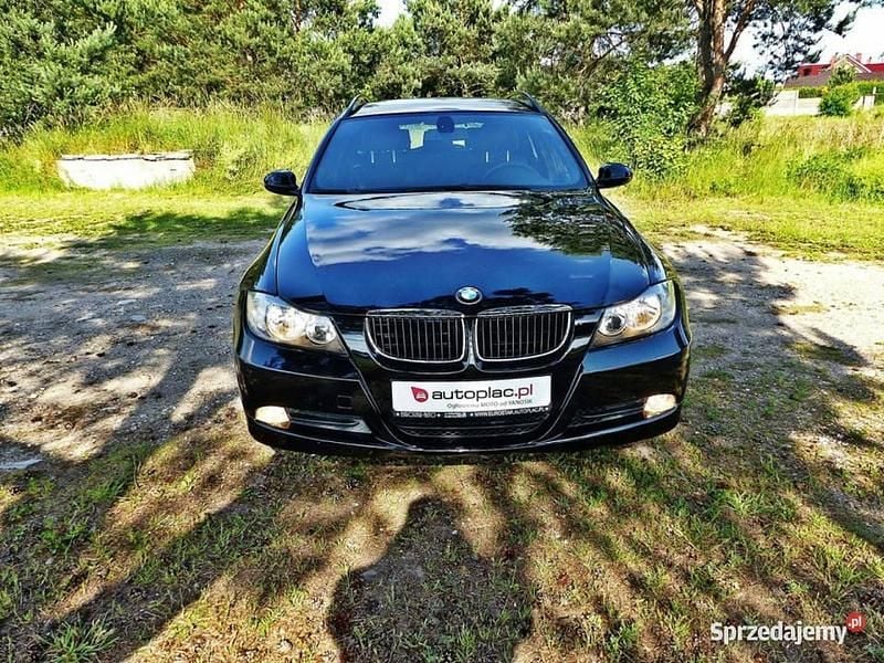 Czarny Używany 2008 BMW 320 Kombi | 15 990 zł (Uczciwa cena) - Obraz 1/4