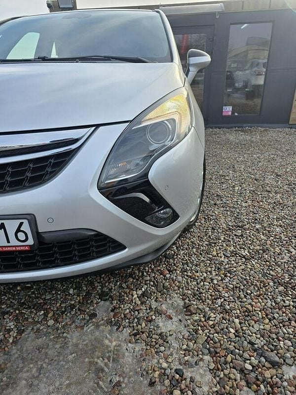 Używany Opel Zafira 165 KM (121 kW) 2014 Srebrny (metalik) Minivan