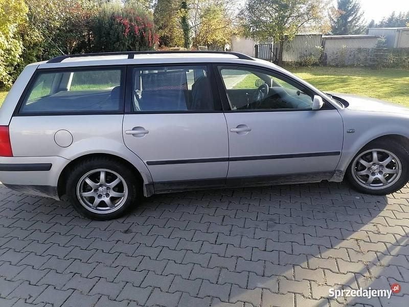 Używany VW Passat 2000 Srebrny Kombi