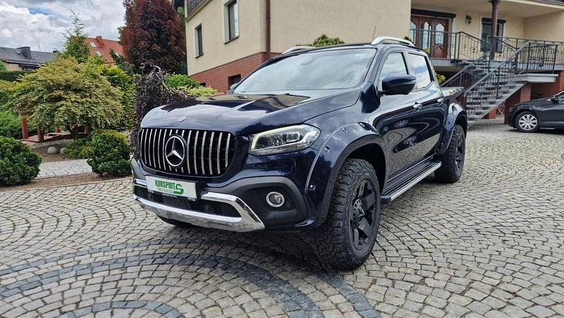 Niebieski ciemny (metalik, perła) Używany 2017 Mercedes A150 Pickup | 139 900 zł - Obraz 1/4