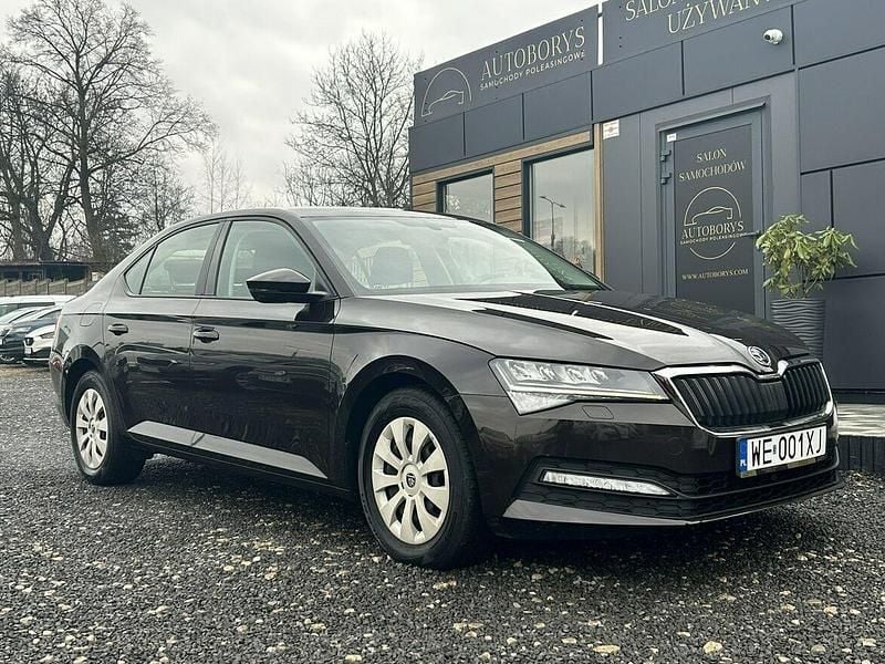 Używany Skoda Superb 150 KM (110 kW) 2019 Brązowobeżowy Hatchback
